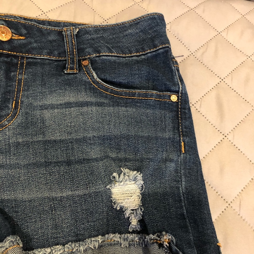 Celebrity Pink Stretch Denim Shorts - Picture 3 of 6